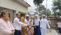 ঘাটাইল সরকারি পাইলট উচ্চ বিদ্যালয়ে ৪০ দিন তাকবীরে উলার সাথে নামাজ আদায়ে ‘ ক্রেস্ট  পুরস্কার বিতরণ